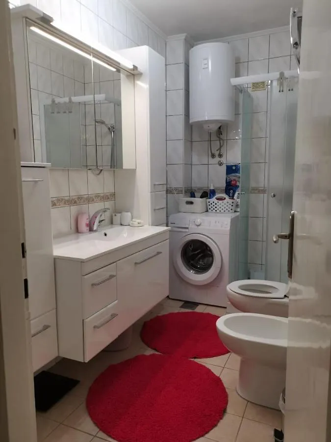 Apartman Lucica زادار 0*,